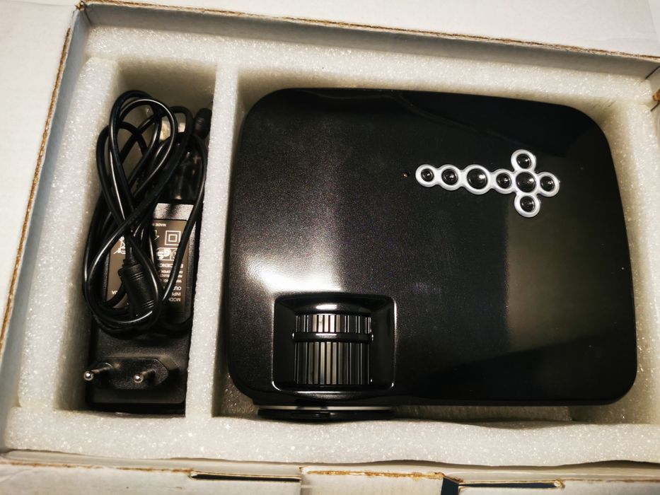 Videoproiector cu android.
