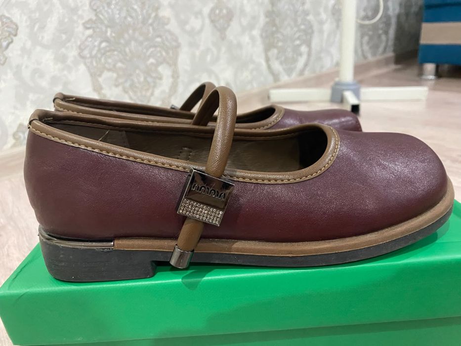 Продам туфли бордовые