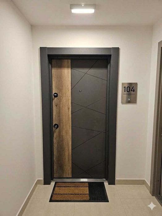 Входна врата за апартамент