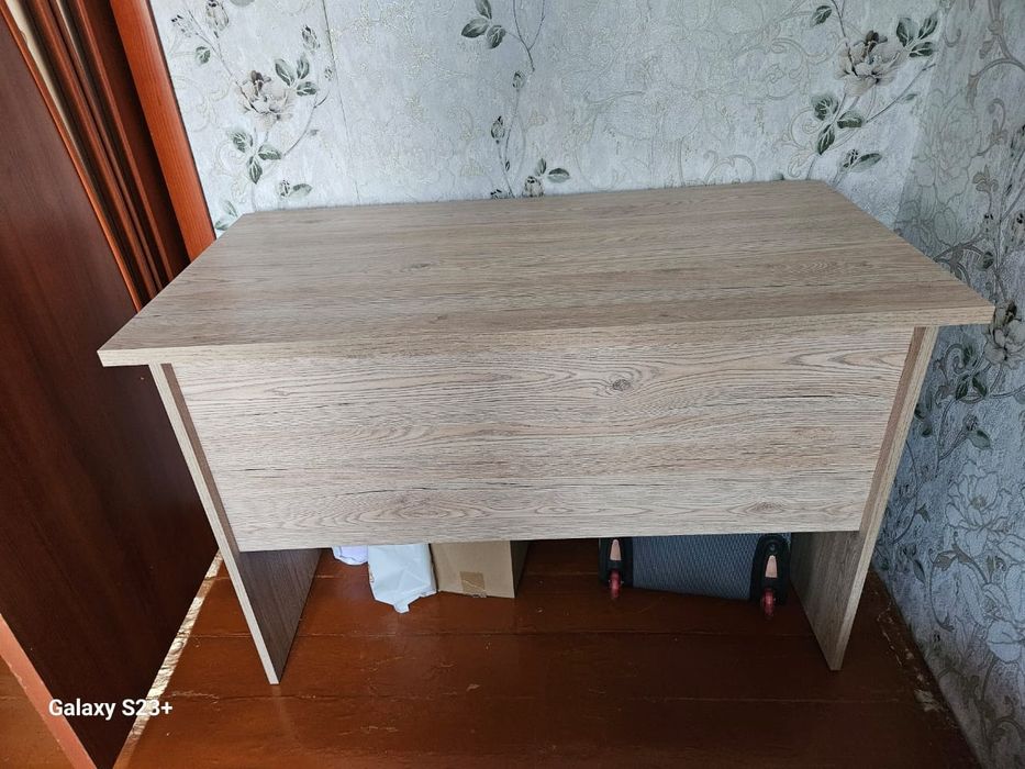 Продам стол б/у за 8 тыс