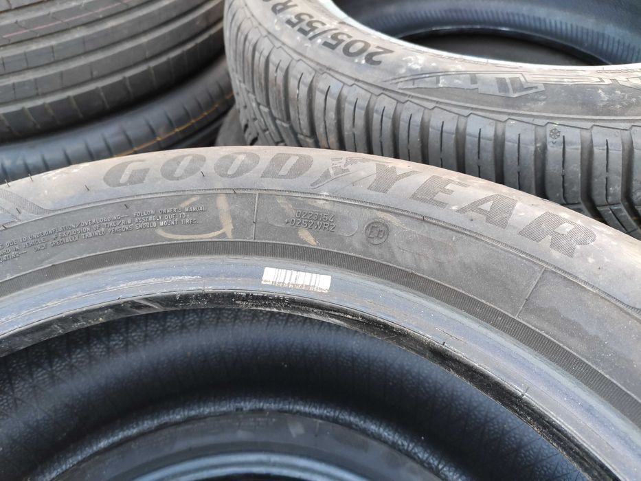 2бр Летни гуми 225 55 17 - Goodyear