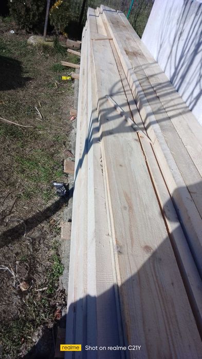 Scândură și grinzi