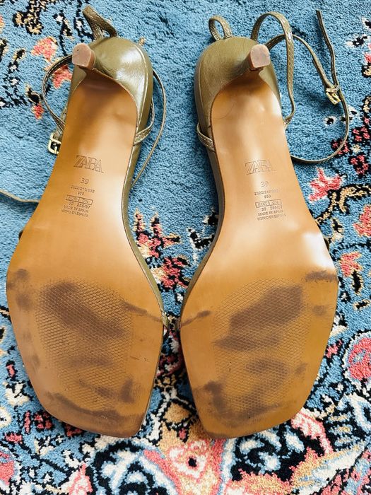 Sandale din piele, Zara