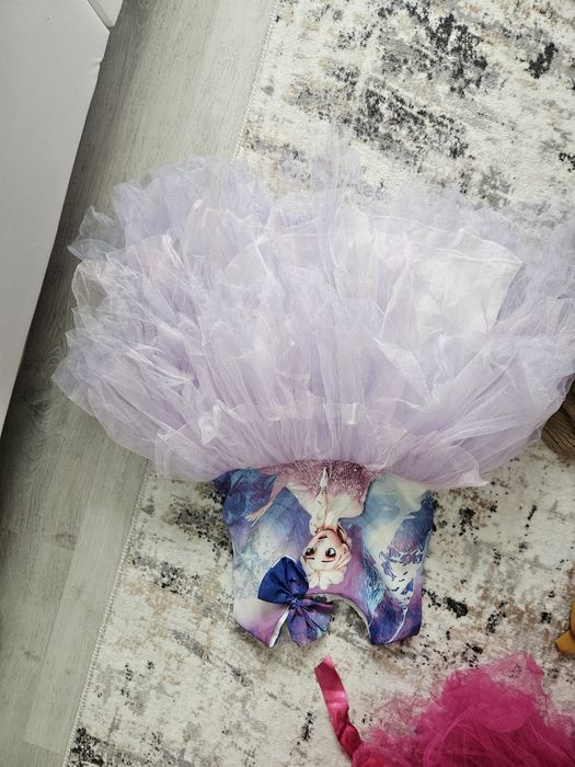 Наличен килим,дрехи,рокли