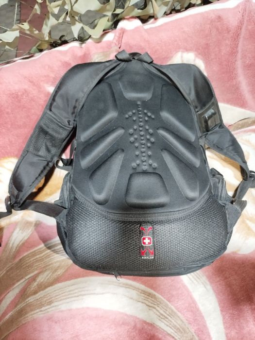 Продам черный рюкзак