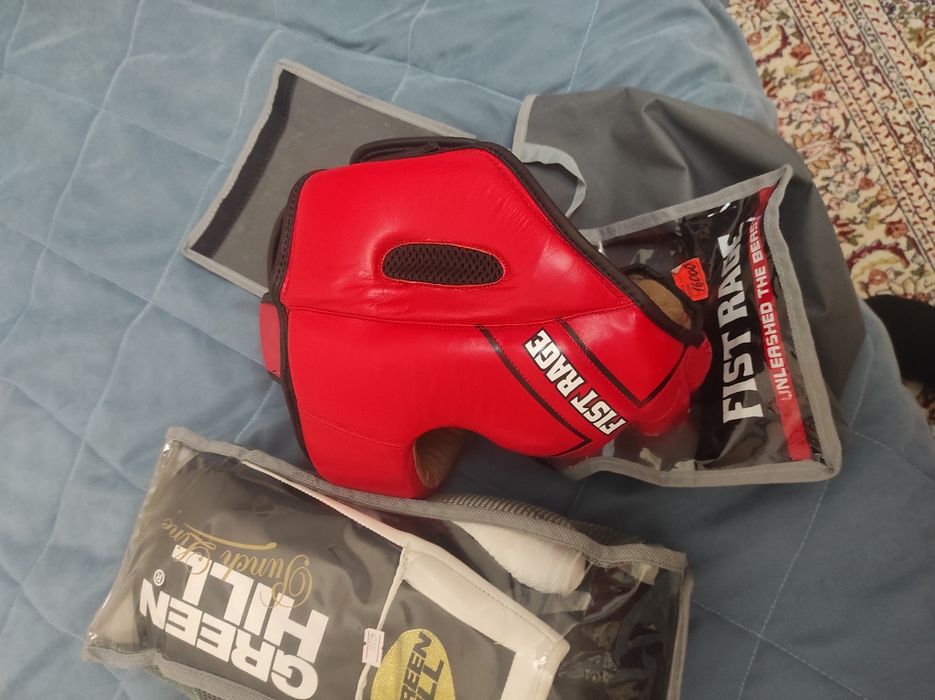 Продам профессиональные перчатки green hill