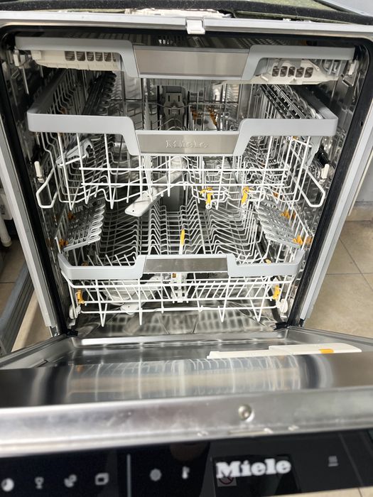 MIELE PFD 104 SCVi XXL професионална миялна за пълно вграждане/Гаранци