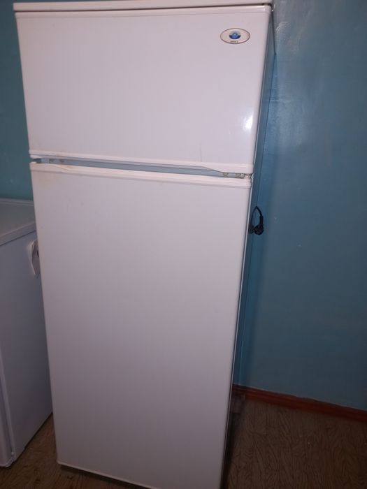 Продам холодильник Минск,компрессор новый.