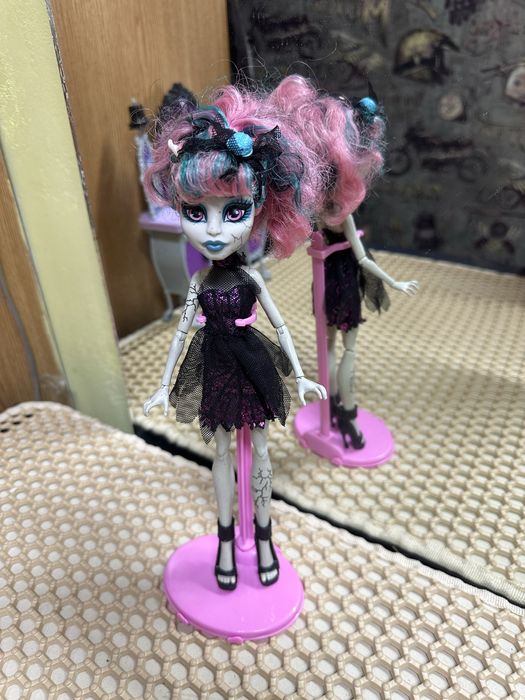 Продам куклу  монстр хай!