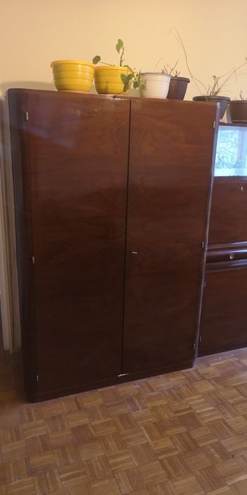 Donez mobilă, în stare bună.