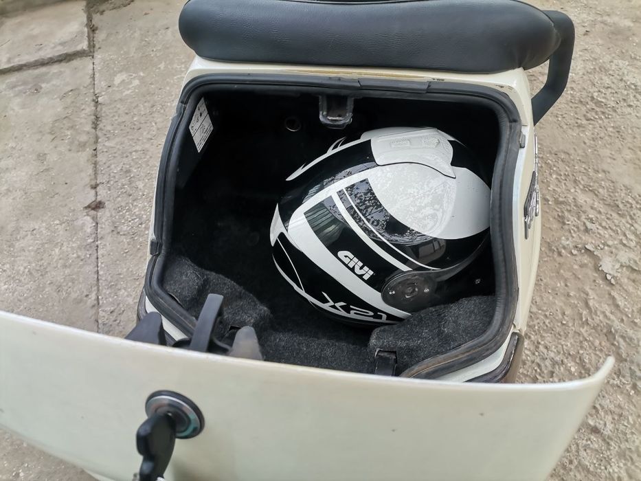 Scuter Piaggio Super Hexagon 125 cc 4 timpi – răcire cu apă – fiscal pe loc