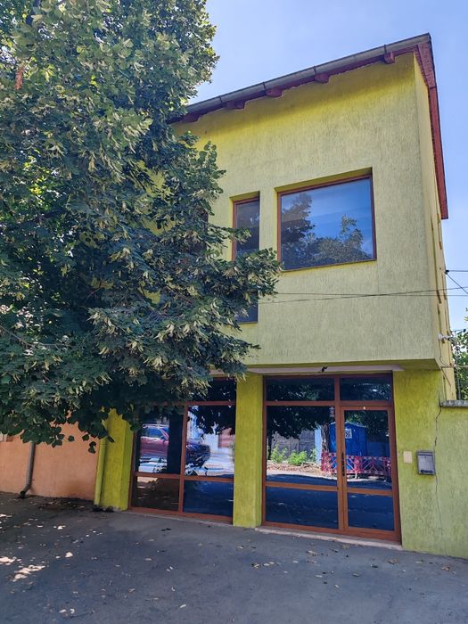 Închiriez imobil P+1+M