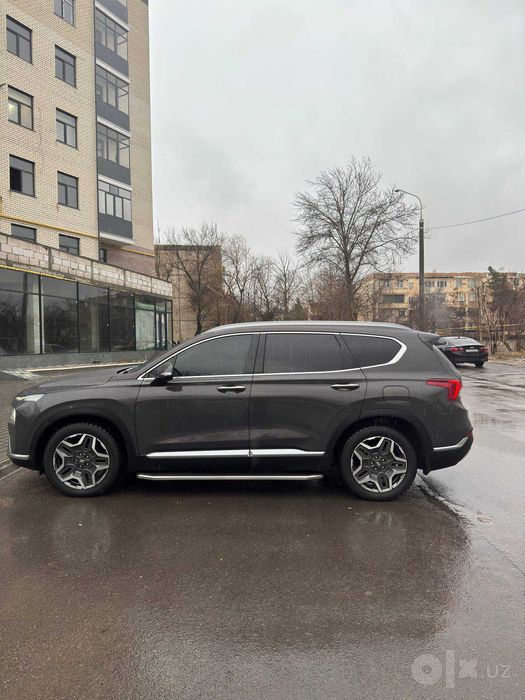 Продаётся Hyundai Santa Fe 3.5, 2021 года выпуска.
