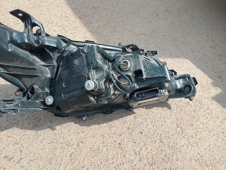 Продам фару от камри 70