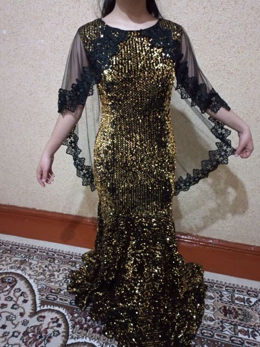 Vechrniy koylak sotiladi