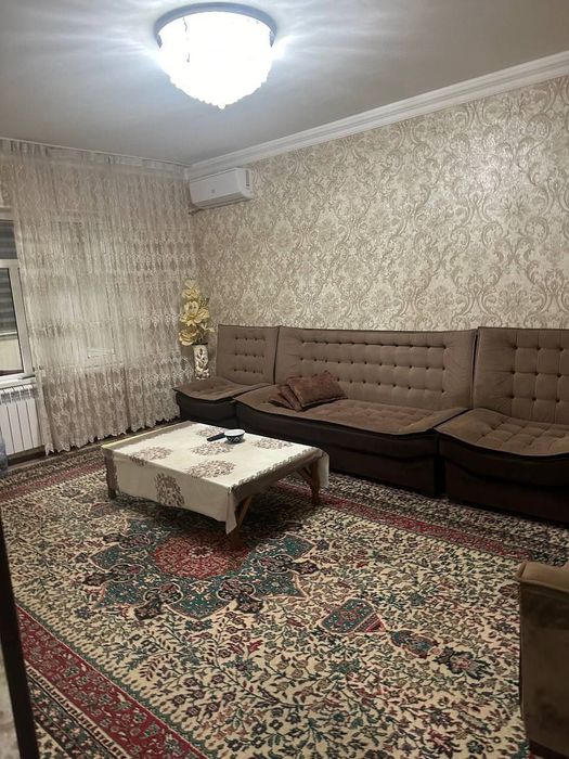 Yakkasaroyda hamma sharoyitga ega bolgan3xonali  kvartira bor