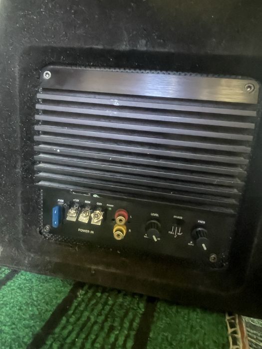 Audio texnika sambufer. Poiner mafon. Usiletel