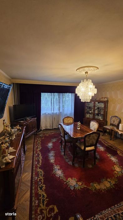 Apartament 4 camere, 93 mp utili, etaj 3/4, decomandat, zona Centrala
