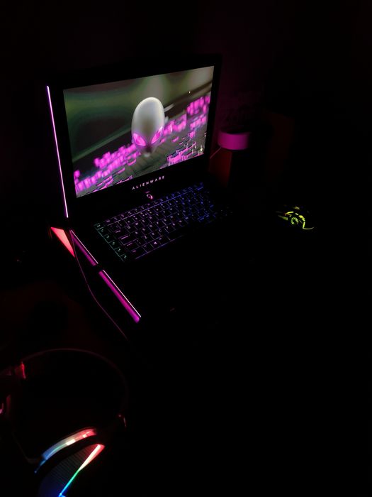 Alienware 15 R3 - 32GB RAM , i7 , GTX 1080 Max Q , 1.7 TB