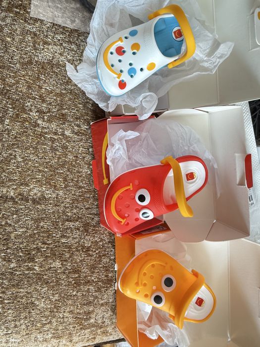 breloc crocs mcdonalds NOI