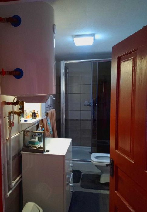 Vand casa in Vaideeni, Valcea, pretabila pt locuit sau casa de vacanta.