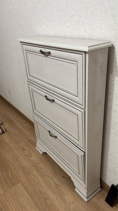 Продам шкаф и обувницу