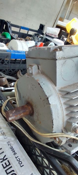 Наждак.электродвигатель