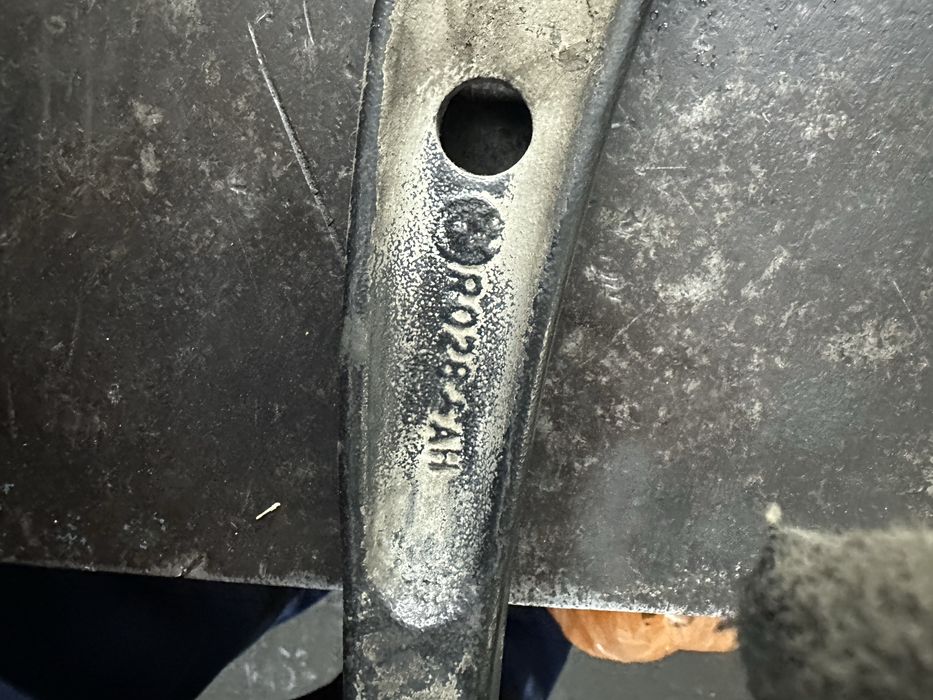 Продам рычак правый на бмв е46