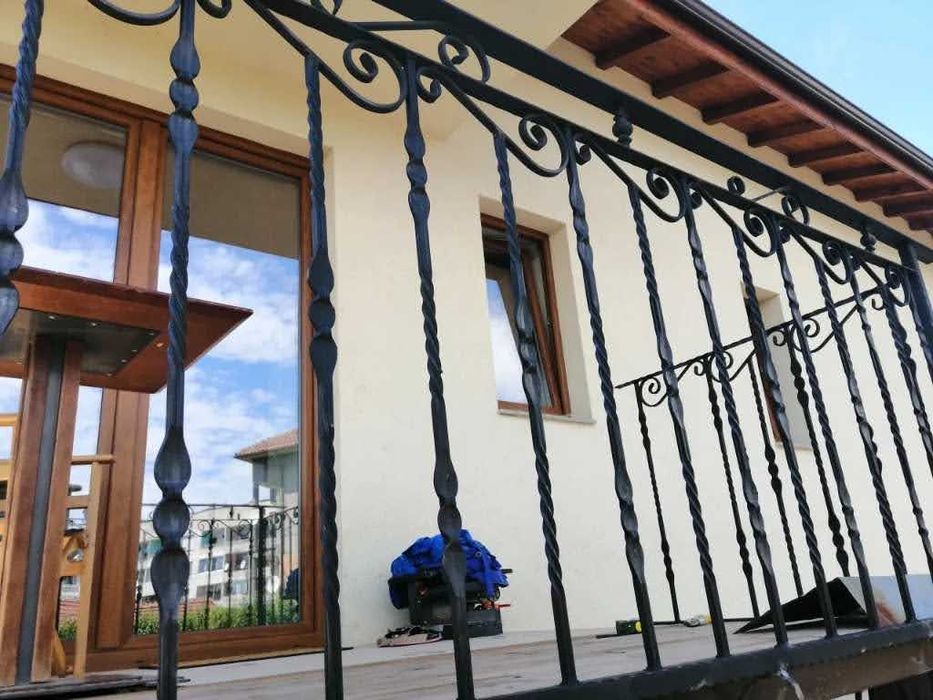 Изработка метални парапети