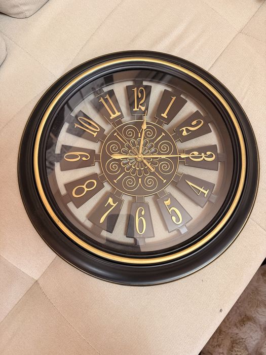 Стенен часовник