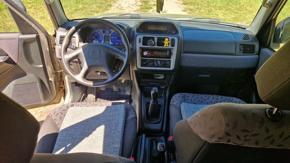 Mitsubishi pajero pinin