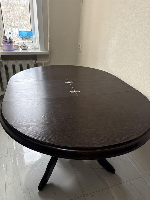 Продам стол диаметр 1,10