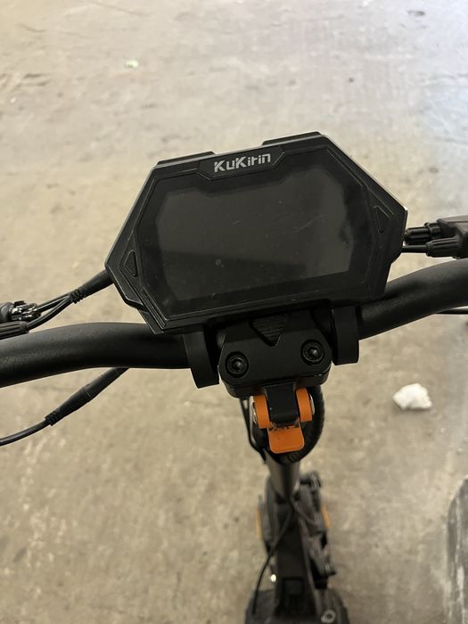 Продавам G2 master 2024 на части