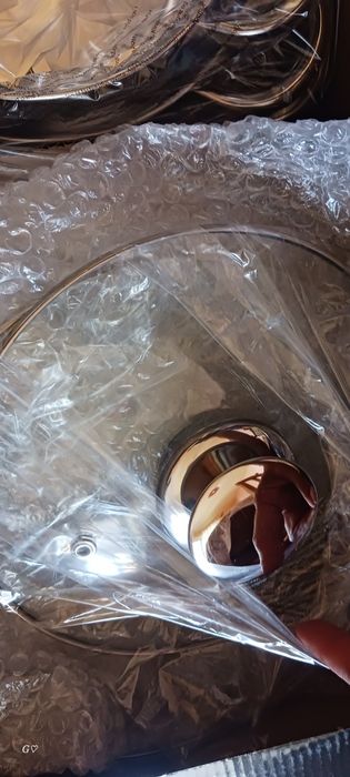 Чисто нови тенджери