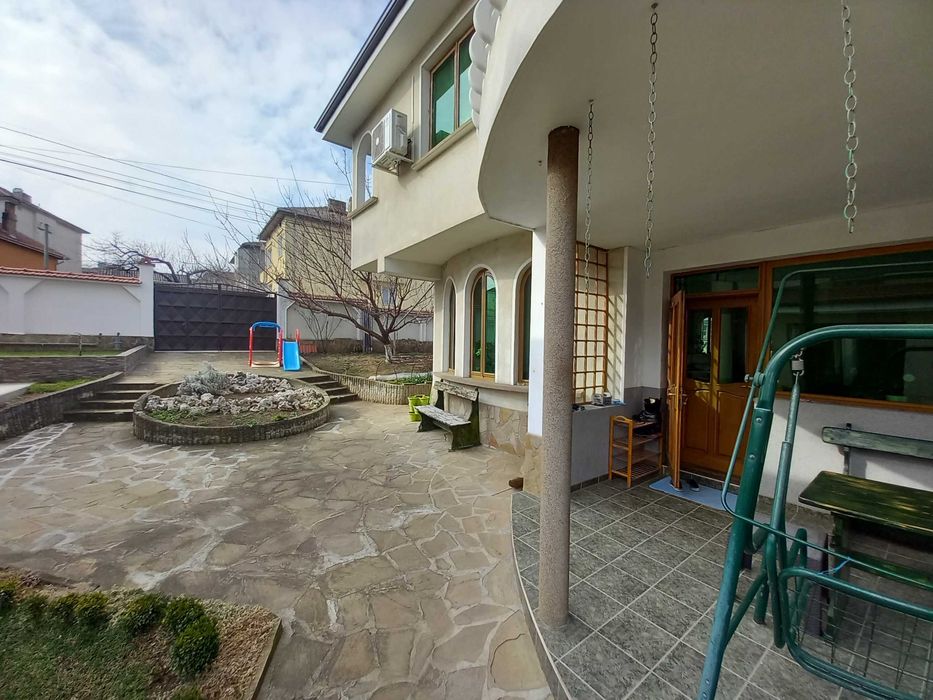 Продава се Къща в Разград, Житница - 315 кв.м за 889 €/кв.м - Снимка #2