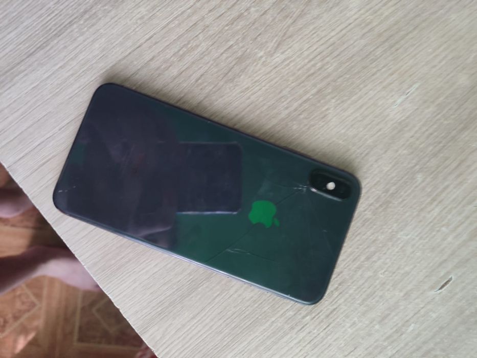Обменяю айфон xs max 4/64