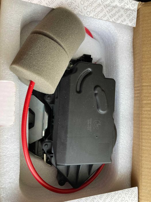 Продавам бравa за багажник Mercedes E-Class W211