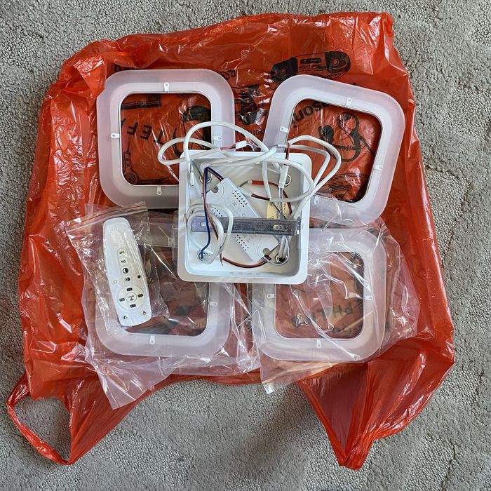 Люстра для туалета/ванны