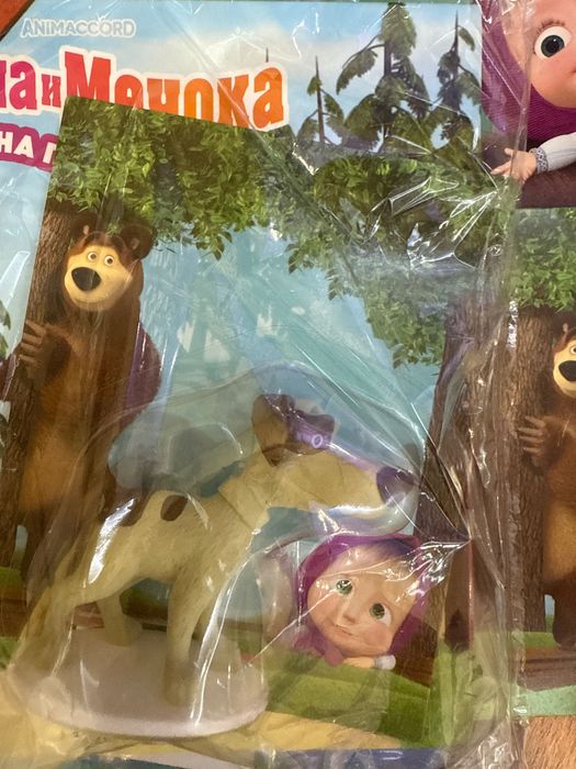 Книга и фигура Маша и мечока - брой 3 и 4