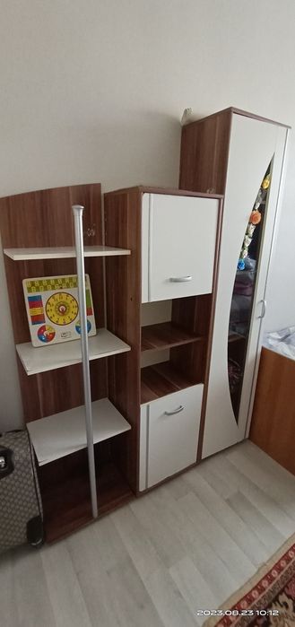 Детский книжный шкаф