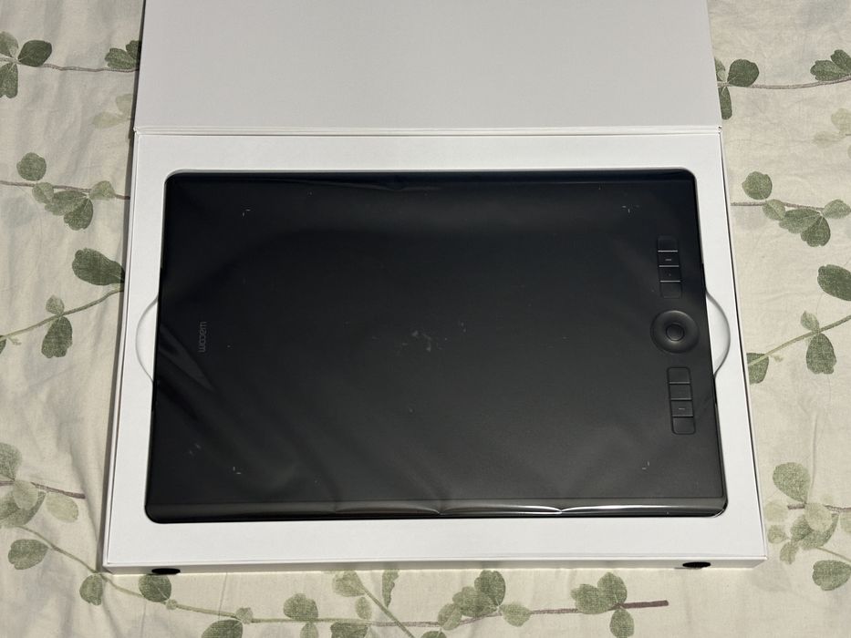 Графичен таблет Wacom Intuos PRO L