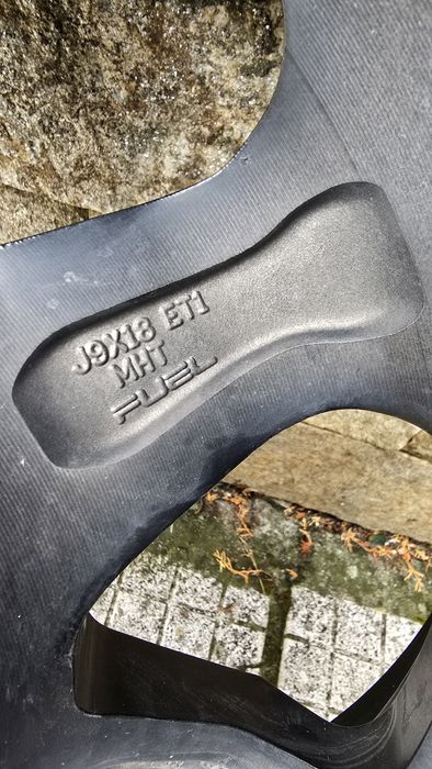 Продава 4 броя Off Road гуми с джанти