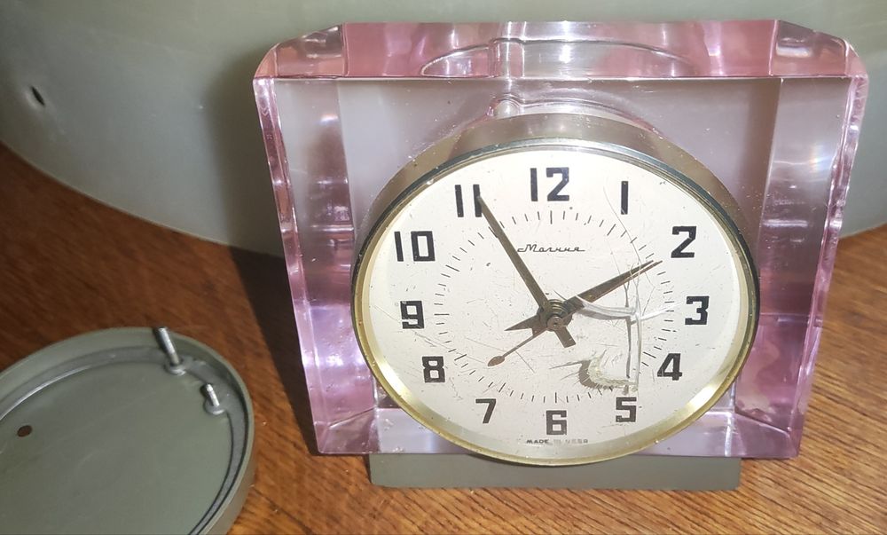 Фотоаппарат  Вега-2 . Советские часы, панно и пр.