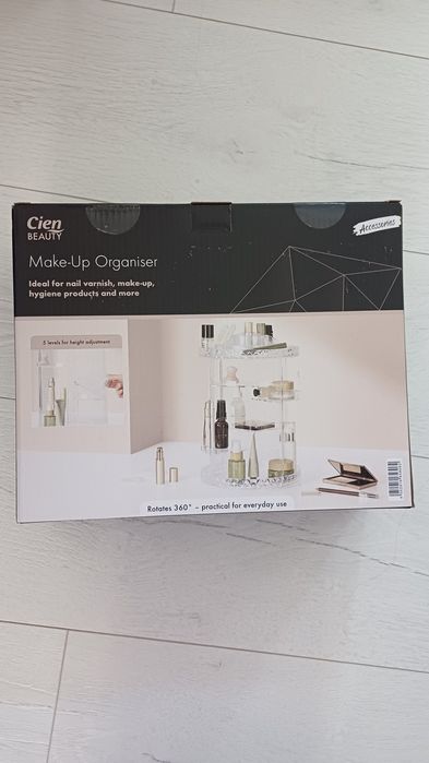 Органайзер за козметика