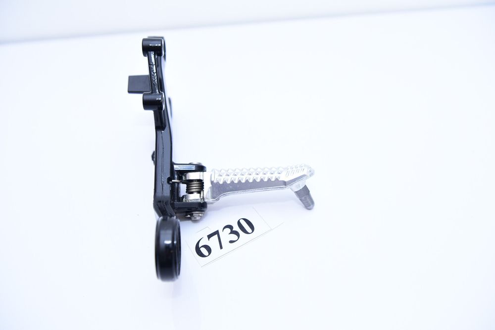 BMW S1000RR K46 / HP4 2009 - 2014 Suport cu scăriță dreapta