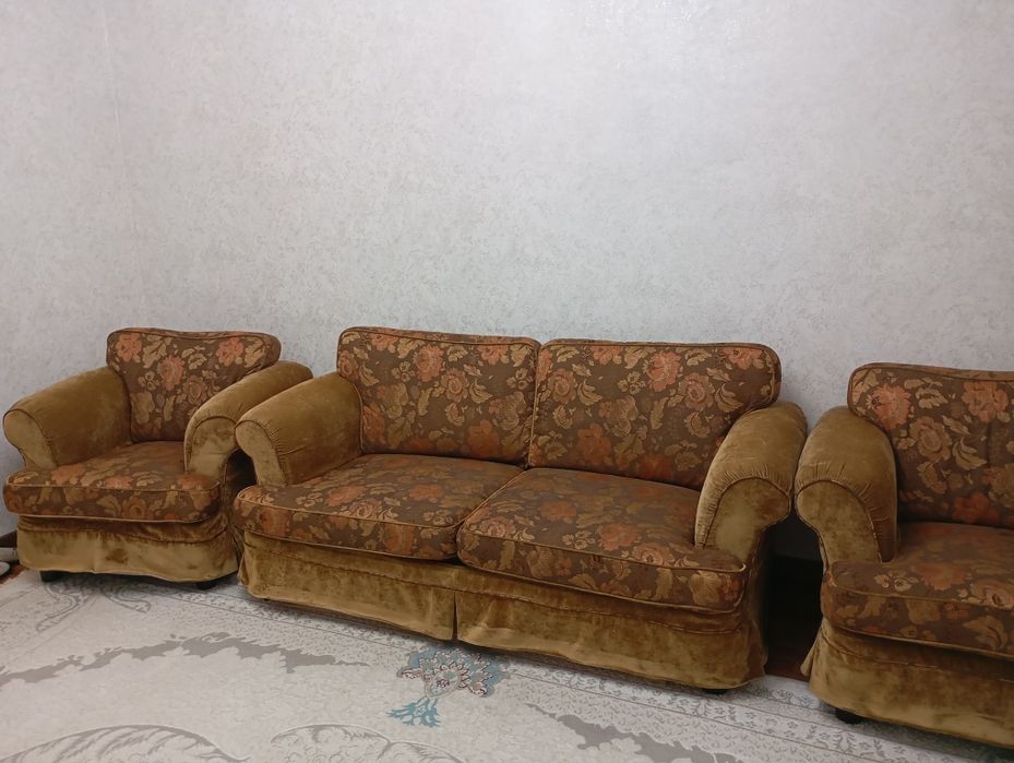 Продам диван и 2 кресла