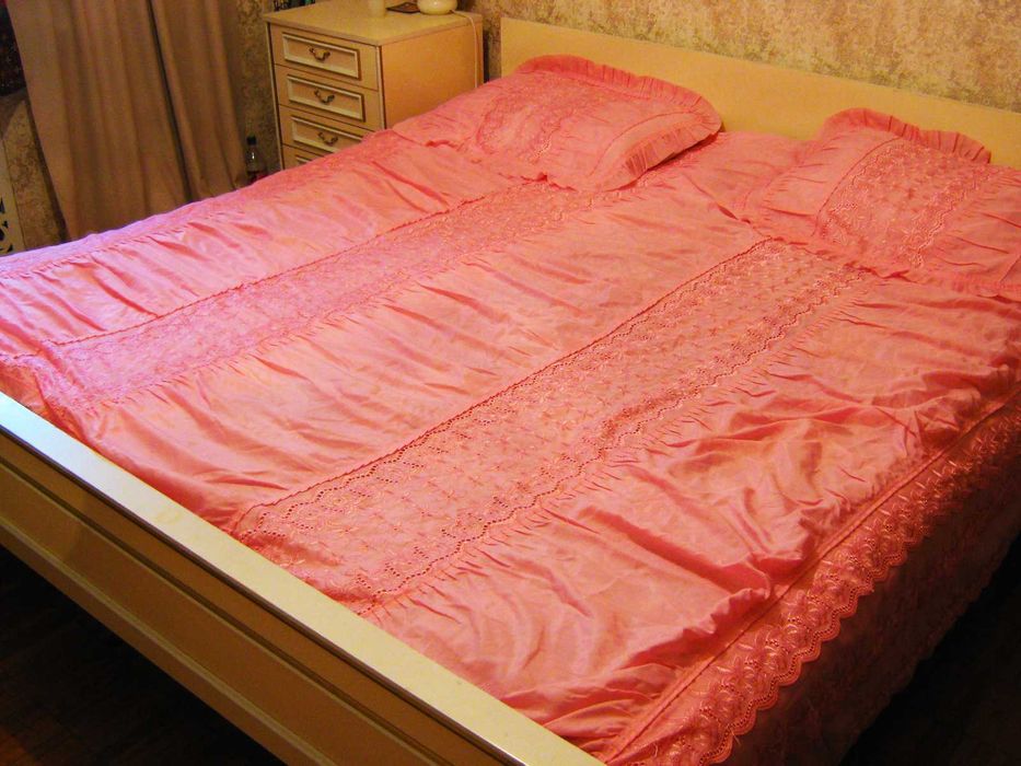 Продается  покрывало на кровать