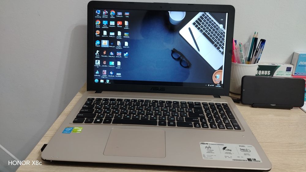 Asus notebook sotiladi.
