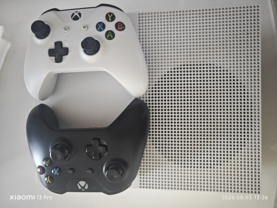 Xbox one s 1тб СРОЧНО
