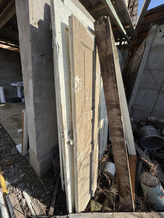 Есік сатылады,дверь продаеться.